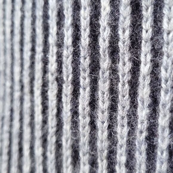 C by Bloomingdales wool and cashmere blend V-Neck Sweater. So soft! Size M - Picture 3 of 7